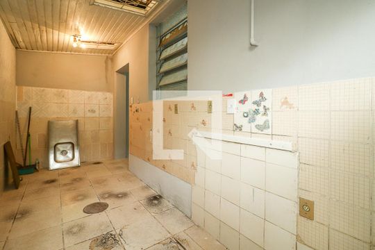 Cozinha de apartamento à venda com 1 quarto, 56m² em São Geraldo, Porto Alegre