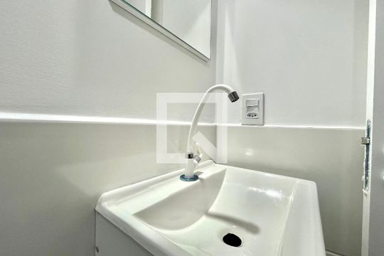 Banheiro  de kitnet/studio para alugar com 1 quarto, 22m² em Jabaquara, São Paulo