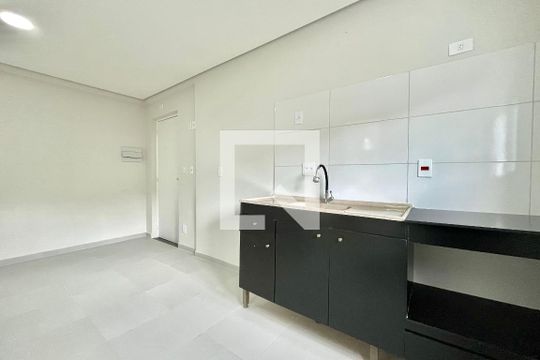 Cozinha  de kitnet/studio para alugar com 1 quarto, 22m² em Jabaquara, São Paulo