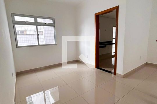 Sala de apartamento à venda com 3 quartos, 130m² em Jardim Industrial, Contagem