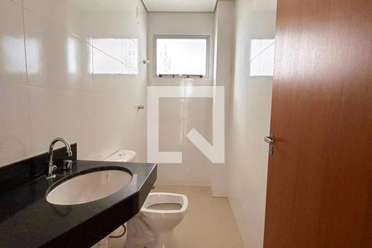 Banheiro de apartamento à venda com 3 quartos, 130m² em Jardim Industrial, Contagem