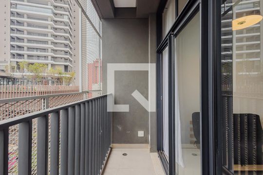 Varanda de kitnet/studio para alugar com 1 quarto, 37m² em Pinheiros, São Paulo