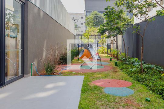 Playground de kitnet/studio para alugar com 1 quarto, 37m² em Pinheiros, São Paulo