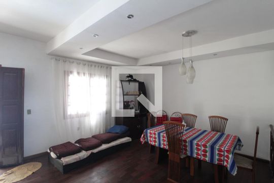 Casa à venda com 3 quartos, 223m² em Trevo , Belo Horizonte