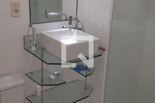 Banheiro de apartamento à venda com 2 quartos, 60m² em Barreto, Niterói