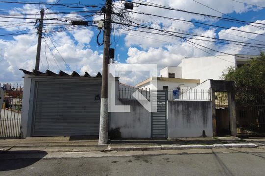 Fachada de casa para alugar com 1 quarto, 70m² em Vila Guarani (zona Sul), São Paulo