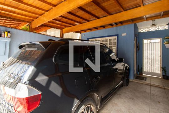 Garagem de casa à venda com 4 quartos, 200m² em Jardim Santa Clara, Guarulhos