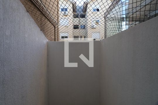Área externa de apartamento para alugar com 2 quartos, 47m² em Mato Grande, Canoas
