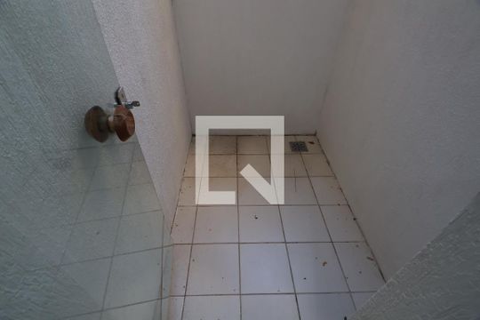 Área externa de apartamento para alugar com 2 quartos, 47m² em Mato Grande, Canoas