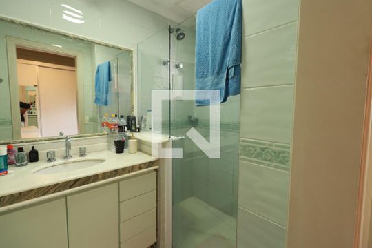 Banheiro da Suíte 3 de apartamento à venda com 3 quartos, 205m² em Tatuapé, São Paulo