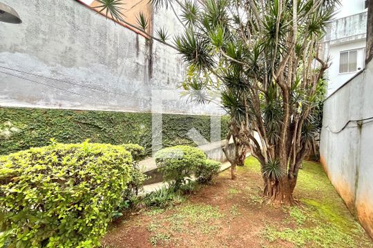 Quintal de casa à venda com 4 quartos, 200m² em Vila Mascote, São Paulo