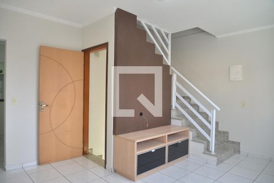 Casa para alugar com 3 quartos, 168m² em Parque das Nações, Santo André