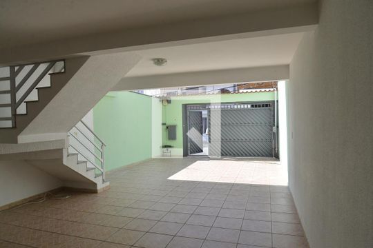 Garagem de casa para alugar com 3 quartos, 168m² em Parque das Nações, Santo André