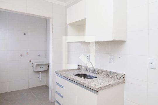 Cozinha de apartamento para alugar com 1 quarto, 42m² em Vila Medeiros, São Paulo