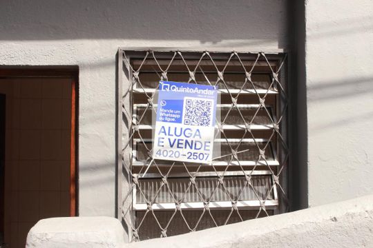 Fachada de casa para alugar com 1 quarto, 72m² em Santa Teresinha, São Paulo