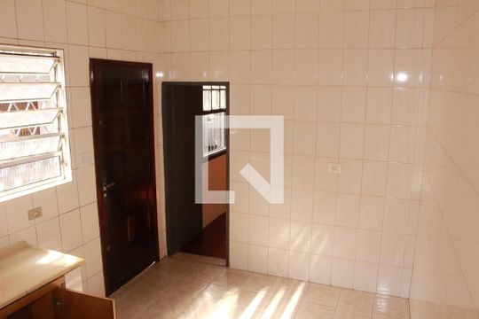 Cozinha de casa para alugar com 1 quarto, 72m² em Santa Teresinha, São Paulo