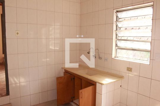 Cozinha de casa para alugar com 1 quarto, 72m² em Santa Teresinha, São Paulo
