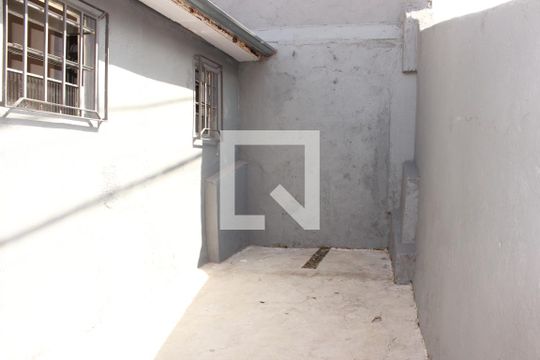 Quintal de casa para alugar com 1 quarto, 72m² em Santa Teresinha, São Paulo