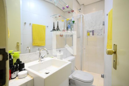 Banheiro de apartamento à venda com 3 quartos, 111m² em Vila Mariana, São Paulo
