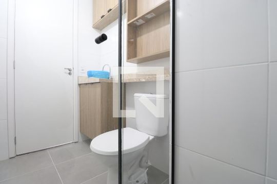 Banheiro de apartamento para alugar com 2 quartos, 34m² em Lapa, São Paulo