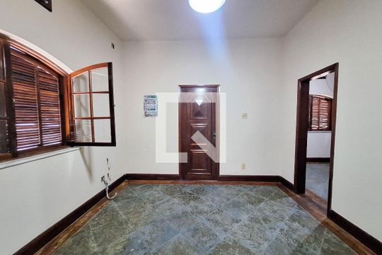 Casa à venda com 3 quartos, 400m² em Fonseca, Niterói