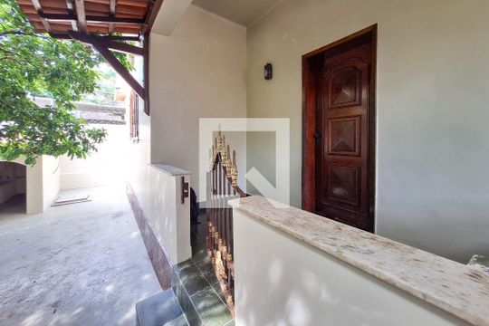 Quintal de casa à venda com 3 quartos, 400m² em Fonseca, Niterói