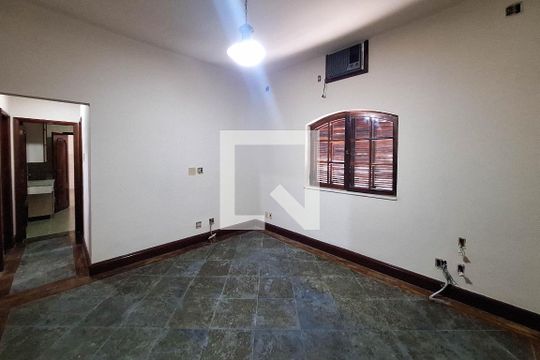 Sala de casa à venda com 3 quartos, 400m² em Fonseca, Niterói