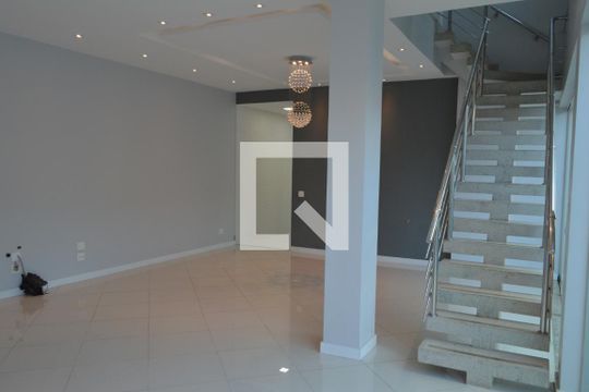 Sala de casa de condomínio à venda com 4 quartos, 243m² em Anil, Rio de Janeiro