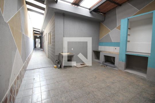 Área de Serviço de casa para alugar com 2 quartos, 125m² em Veloso, Osasco