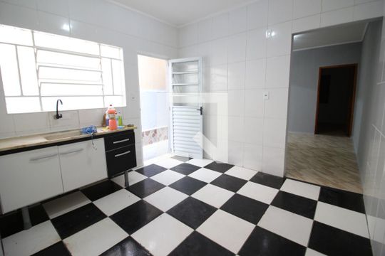 Cozinha de casa para alugar com 2 quartos, 125m² em Veloso, Osasco