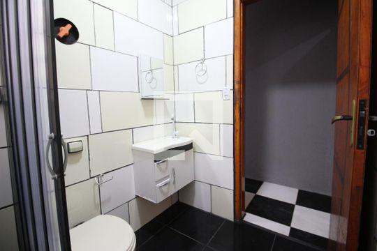 Banheiro de casa para alugar com 2 quartos, 125m² em Veloso, Osasco