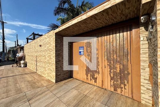 Fachada de casa à venda com 3 quartos, 110m² em Campina, São Leopoldo