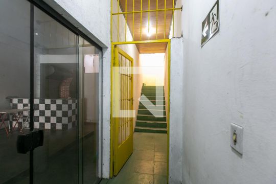 Corredor / Entrada  de kitnet/studio para alugar com 1 quarto, 19m² em Itaquera, São Paulo