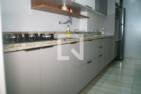 Cozinha - Armários de apartamento para alugar com 2 quartos, 99m² em Vila Caiçara, Praia Grande