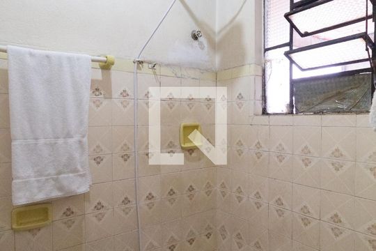Banheiro 2 de casa à venda com 2 quartos, 149m² em Quitaúna, Osasco