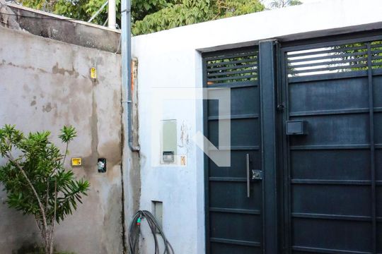 Garagem de casa à venda com 3 quartos, 115m² em Interlagos, São Paulo