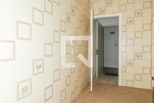 Cozinha de apartamento à venda com 2 quartos, 77m² em São João, Porto Alegre