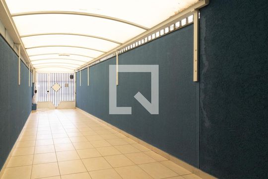 Garagem de casa para alugar com 3 quartos, 107m² em Vila Guilhermina, São Paulo