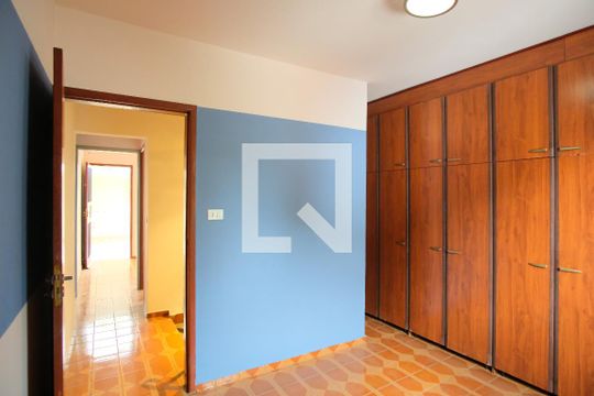 Quarto 2 de casa para alugar com 2 quartos, 356m² em Cidade Mãe do Céu, São Paulo