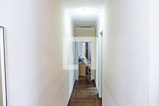 Corredor de casa à venda com 4 quartos, 180m² em Vila Picinin, São Paulo