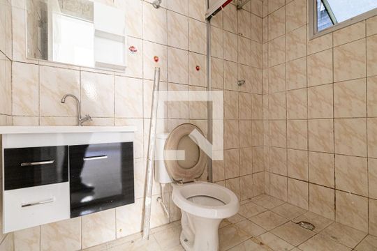 Banheiro de apartamento para alugar com 2 quartos, 55m² em Jardim Lajeado, São Paulo