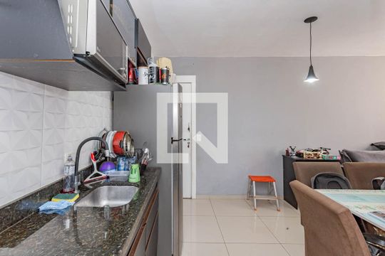 Cozinha de apartamento à venda com 2 quartos, 40m² em Jardim Santa Emilia, São Paulo