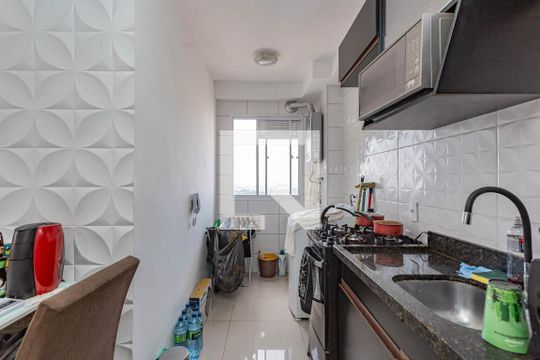 Cozinha de apartamento à venda com 2 quartos, 40m² em Jardim Santa Emilia, São Paulo