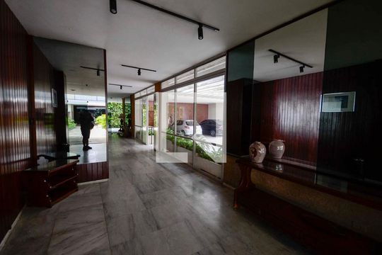 Hall de apartamento à venda com 4 quartos, 160m² em Tijuca, Rio de Janeiro