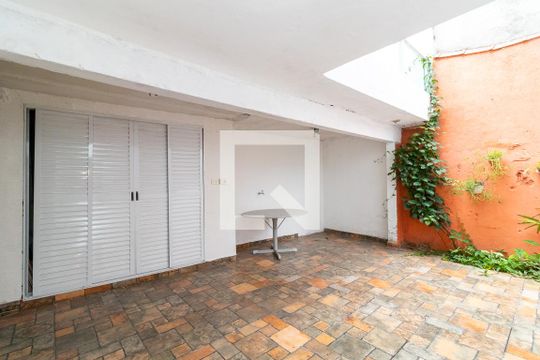 Quintal de casa para alugar com 2 quartos, 90m² em Jardim Soraia, São Paulo
