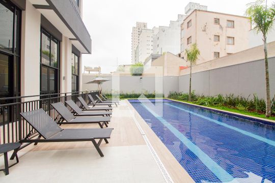 Área comum - Piscina de kitnet/studio para alugar com 1 quarto, 25m² em Pinheiros, São Paulo