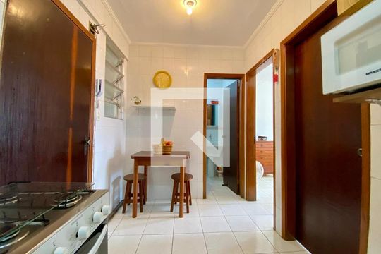 Cozinha de apartamento para alugar com 1 quarto, 52m² em Nova Mirim, Praia Grande