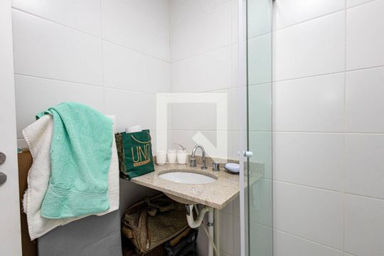 Banheiro Social de apartamento à venda com 1 quarto, 64m² em Bela Vista, São Paulo