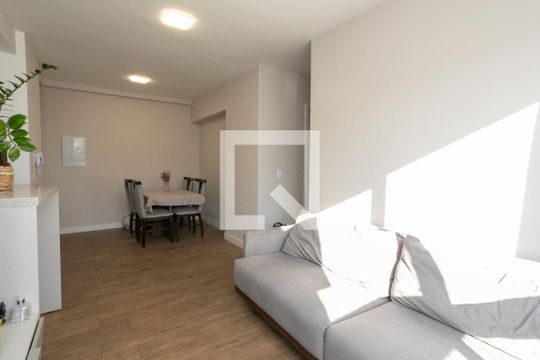 Sala de apartamento para alugar com 3 quartos, 67m² em São Sebastião, Porto Alegre