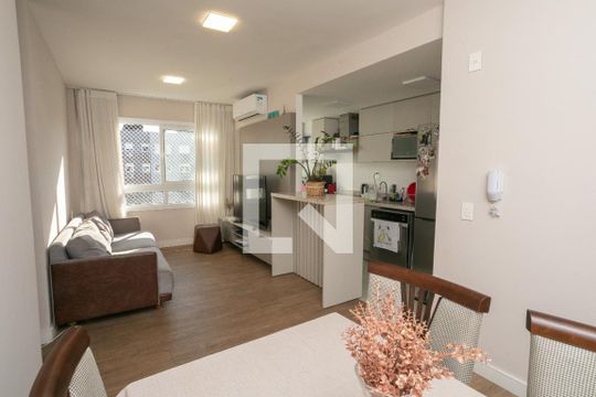 Apartamento à venda com 3 quartos, 67m² em São Sebastião, Porto Alegre